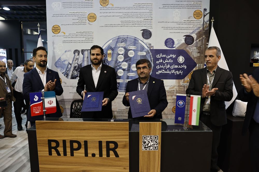 مدیرعامل آریاساسول در مراسم امضای موافقت‌نامه همکاری با پژوهشگاه صنعت نفت:  تثبیت جایگاه پیشگام آریاساسول در توافق با پژوهشگاه صنعت نفت دنبال می‌شود 