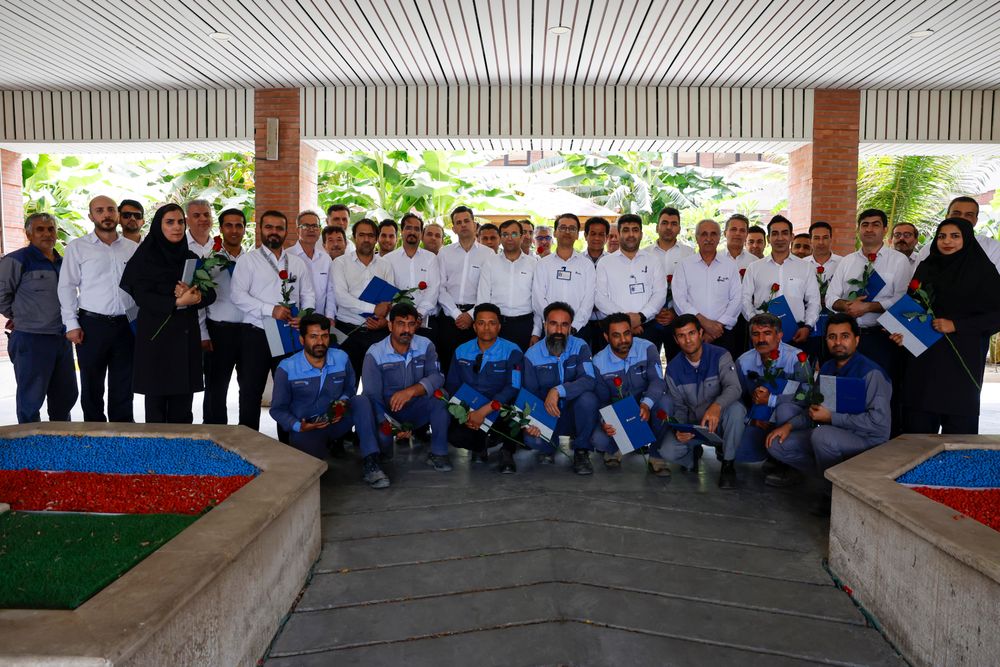 آیین تقدیر از کارگران نمونه شرکت پلیمرآریاساسول برگزار شد