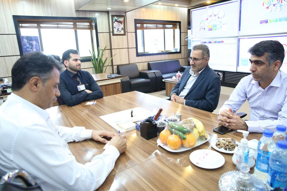 دیدار مدیرعامل آریاساسول با مدیر فروشگاه‌های سازمان اتکا در استان بوشهر