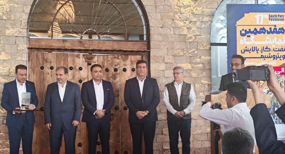 فتح قله بومیسازی در پارس جنوبی؛ آریاساسول عنوان «برترین سازنده داخلی و تولیدکننده بار اول ۱۴۰۴» را کسب کرد