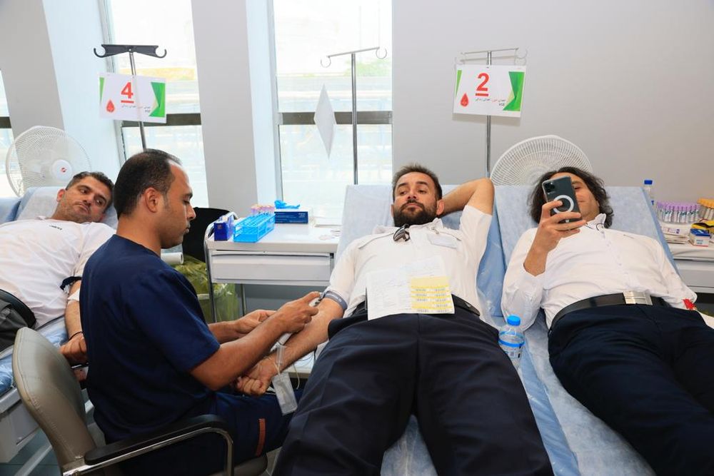 کارکنان شرکت پلیمر آریاساسول رکورد اهدای خون را شکستند