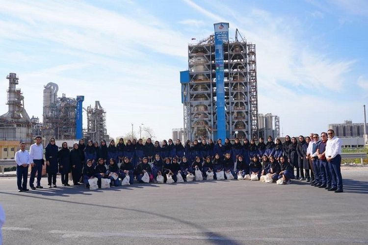 بازدید دانش‌آموزان آموزشگاه شهدای پتروشیمی شهرک پردیس شهر جم از آریاساسول