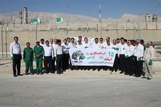 غرس نهال به مناسبت روز درختکاری در مجتمع پتروشیمی آریاساسول